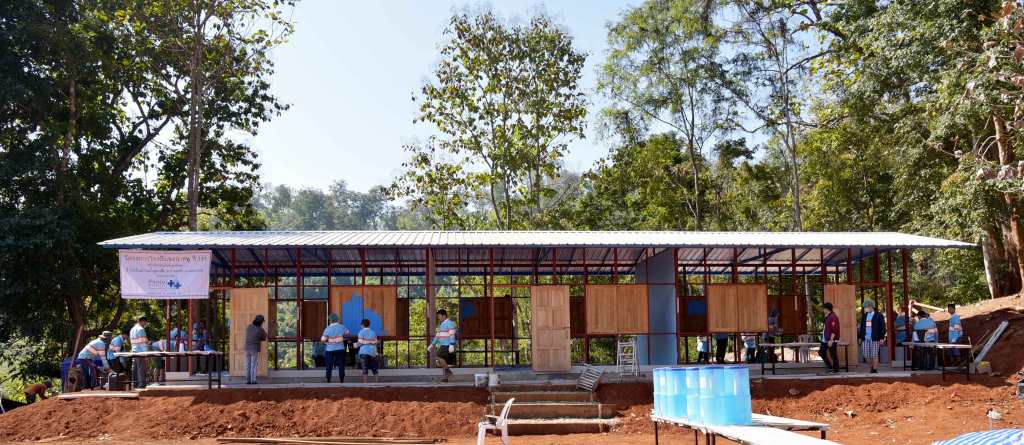 สร้างอาคารเรียนหลังที่ 14